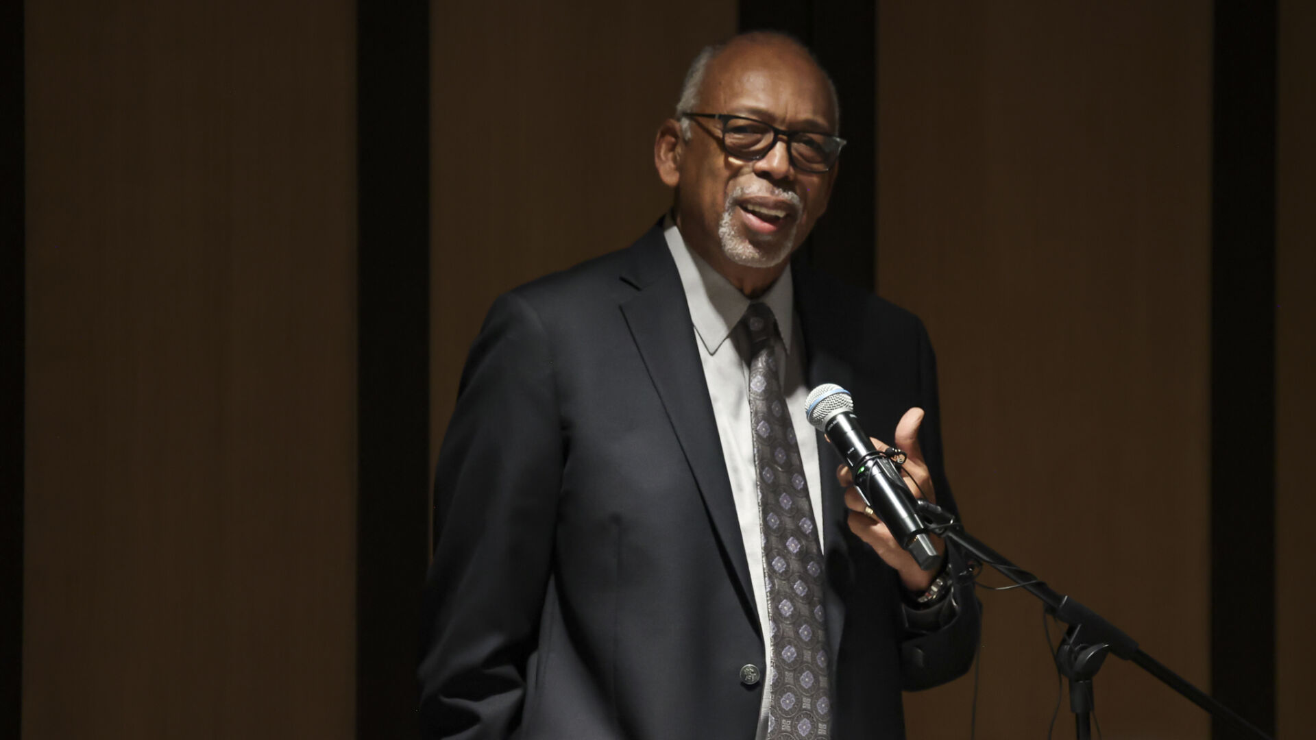 Coffee with Crawford | At Simmons' Tipoff Luncheon, Wade Houston spoke softly about a mission that matters